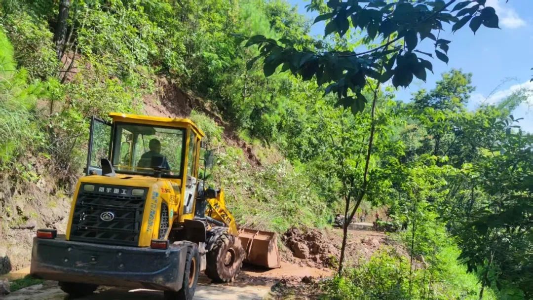 菖蒲塘村农村公路疏通.jpg