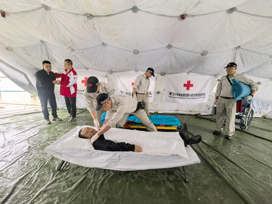 中国红十字应急救援区域协作机制2025年西南协作区联合演练在贵州举行_fororder_伤者抢救3
