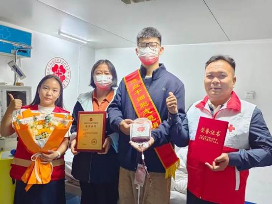 https://mmbiz.qpic.cn/sz_mmbiz_jpg/7Iue8WSJm6AZxYQFcsXUonlXqPLhsSzKibrFEjJDBDUJv44uiaib9jWjMmmbIiauBPyCOV50jl4qvBUicL83uNRT5I81V2euIQzpB1fRBYIib8eS4/640?wx_fmt=jpeg&from=appmsg&tp=wxpic&wxfrom=5&wx_lazy=1#imgIndex=1